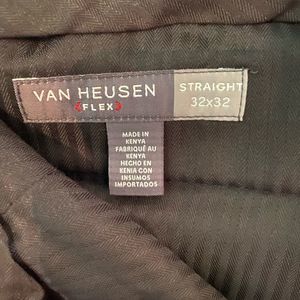 Men’s Van Heusen Flex fit straight legs size 32x32